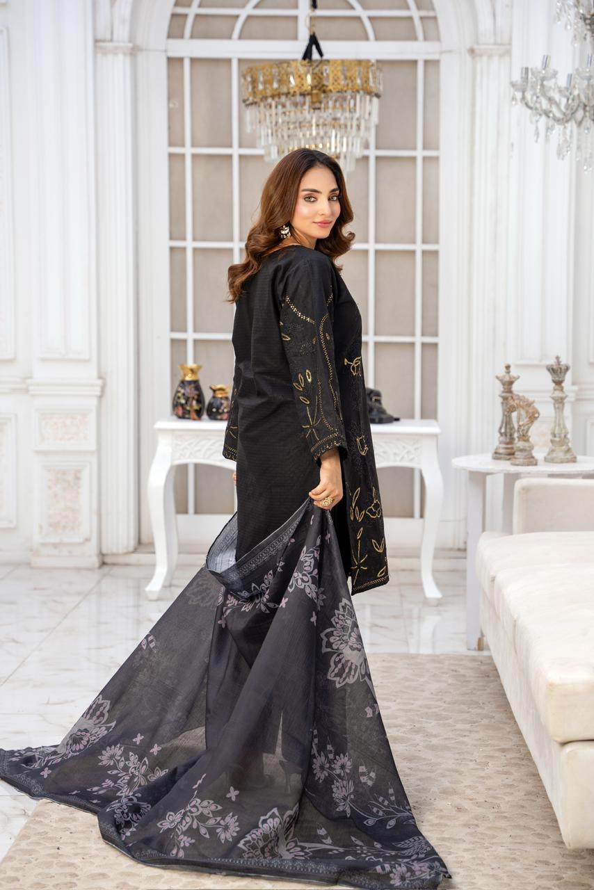 Graceful Black Sequin & Thread Embroidered Ensemble ✨